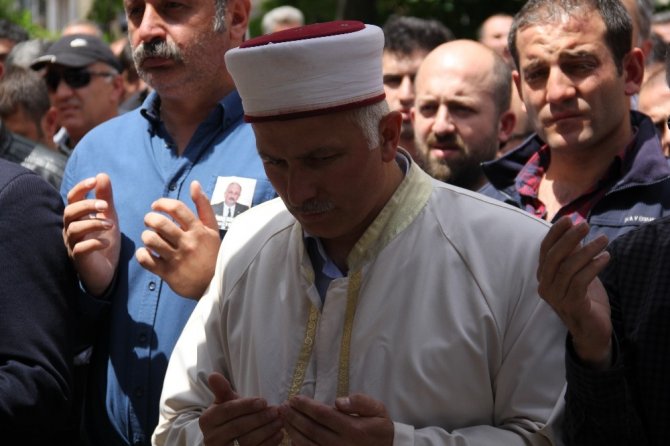 Ölen Babaya Son Görev