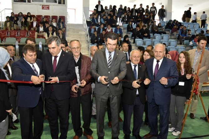 Geleceğin Bilim Adamları Spor Salonuna Sığmadı