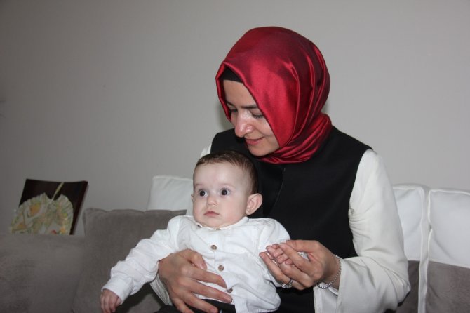 Bakan Sayan’dan Şehit Ailelerine Ziyaret