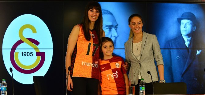 “Galatasaray Ailesinde Olmaktan Dolayı Gurur Duyuyorum”