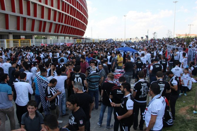 Taraftarlar Stada Alındı