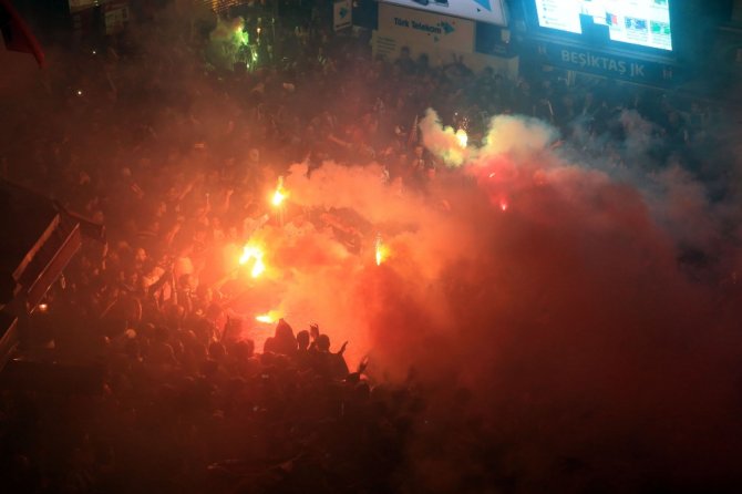 Yurtta Siyah Beyaz Coşku