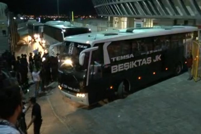 Şampiyon Beşiktaş Stattan Ayrıldı