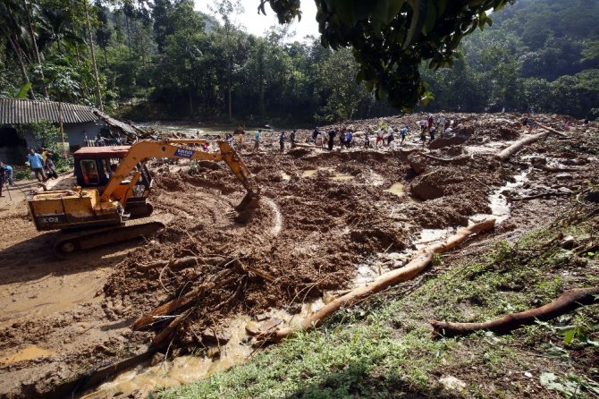 Sri Lanka Ve Doğu Hindistan’da Sel: 200 Ölü