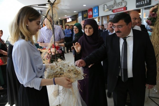 Artvin’de Kız Öğrenci Yurdundan Yıl Sonu Sergisi