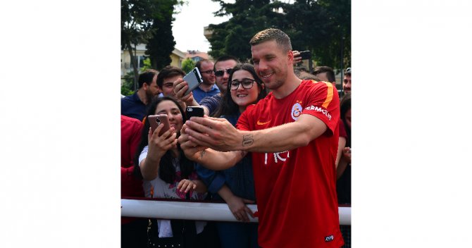 Podolski: Kalbim Hep Galatasaray’da Kalacak