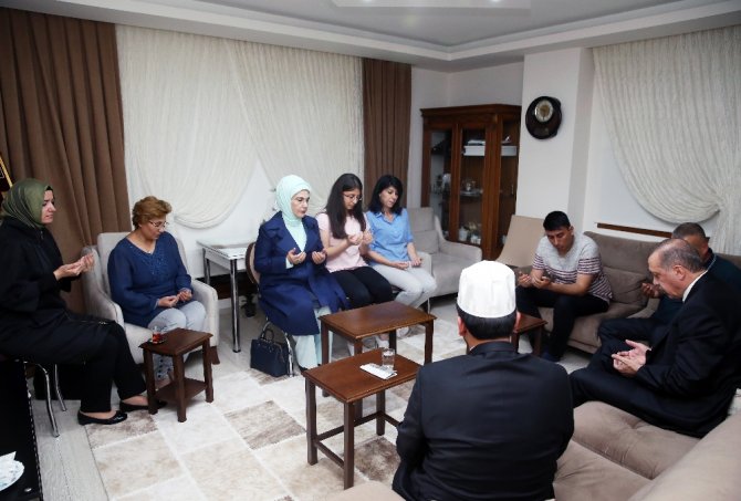 Cumhurbaşkanı Erdoğan 15 Temmuz Şehidinin Evinde İftar Yaptı