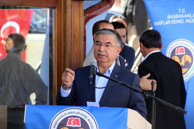 Bakan Yılmaz’dan O Rektöre Tepki