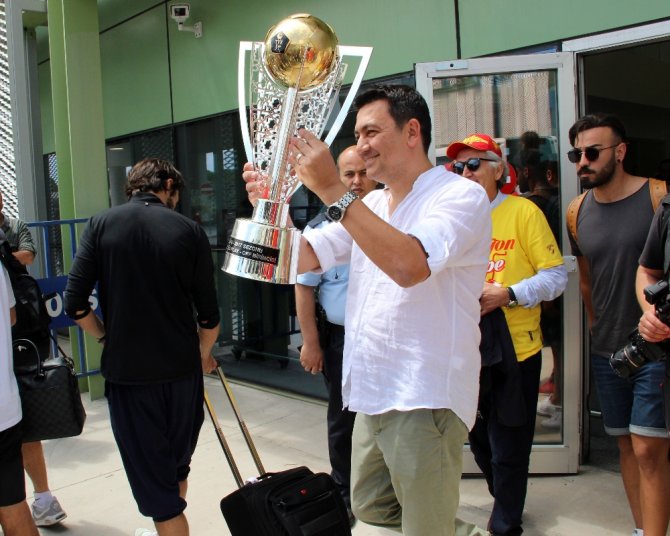Şampiyon İzmir’de