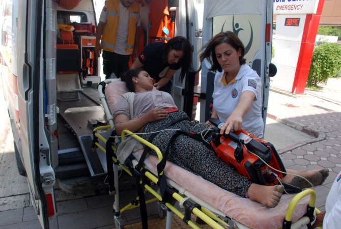 İki Yere Yıldırım Düştü: 1 Ölü, 6 Yaralı