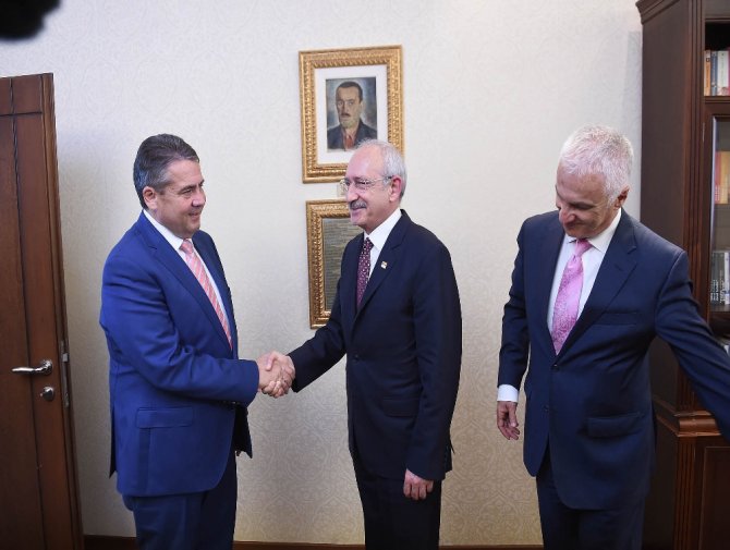 Kılıçdaroğlu, Almanya Dışişleri Bakanı Gabriel’le Görüştü