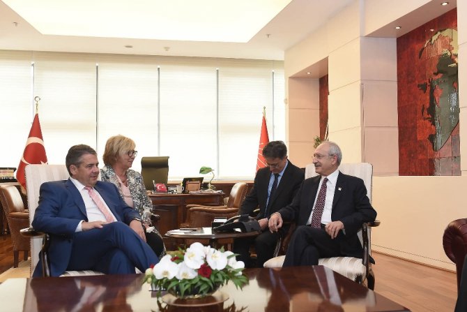 Kılıçdaroğlu, Almanya Dışişleri Bakanı Gabriel’le Görüştü