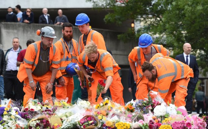 Londra Saldırısı Kurbanları Anıldı