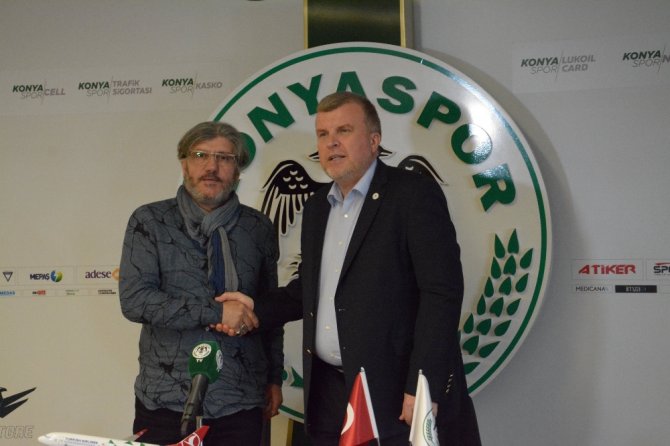 Mustafa Reşit Akçay İmzayı Attı