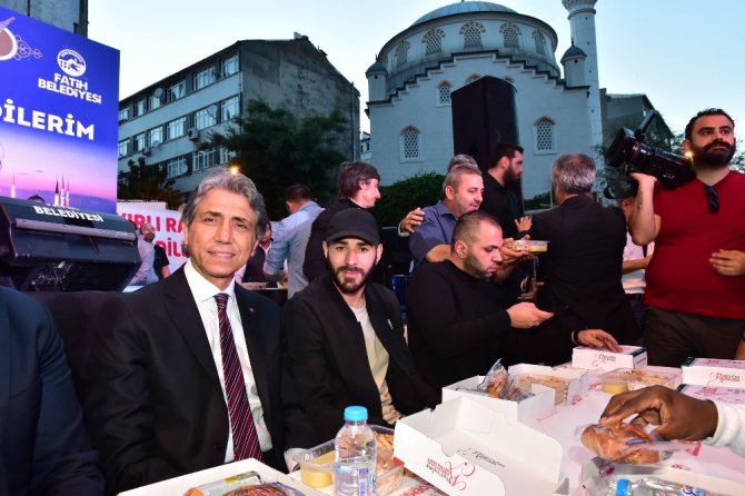 Real Madrid’in Yıldızı Fatih’te İftar Programına Katıldı