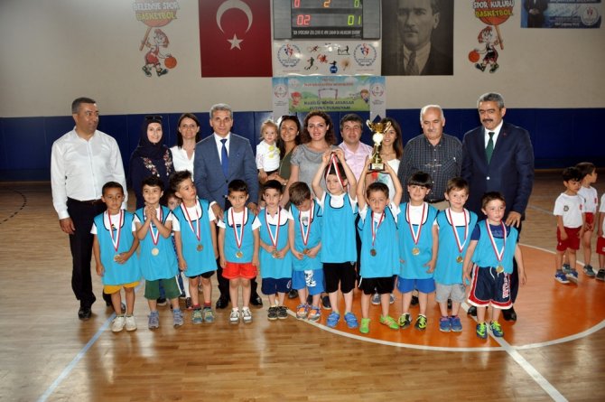 Anaokulu Öğrencileri Futbolla Kaynaştı