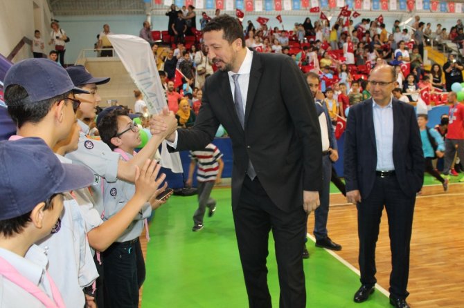 Hidayet Türkoğlu 10 Bin Basketbol Topu Dağıttı
