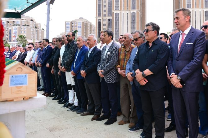 Yılmaz Vural Babasını Son Yolculuğuna Uğurladı