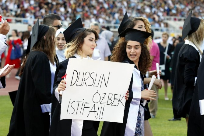 Bakan Çavuşoğlu’ndan, Mezun Öğrencilere Tavsiye