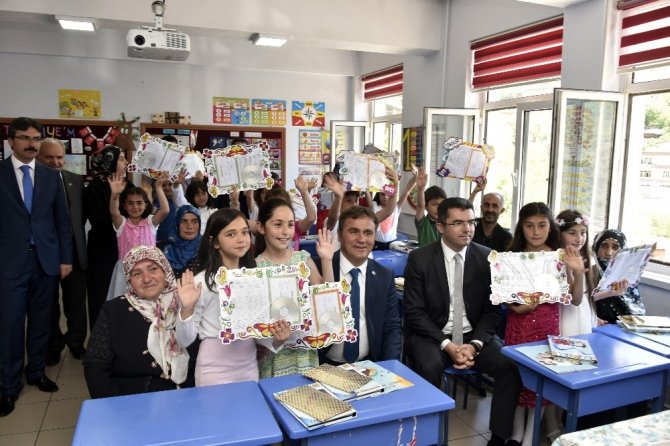 Gümüşhane’de Öğrenciler Karne Aldı