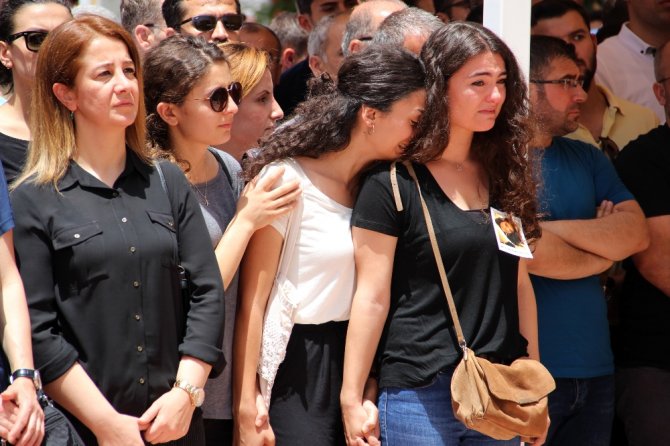 Aybüke Öğretmen İçin Tören
