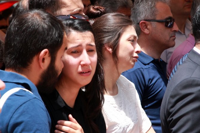 Aybüke Öğretmen İçin Tören