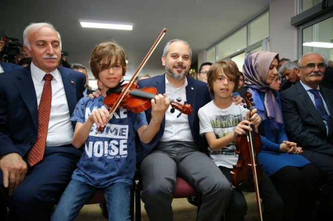 Türkiye’nin En Büyük Gençlik Merkezinin Tanıtımı Yapıldı