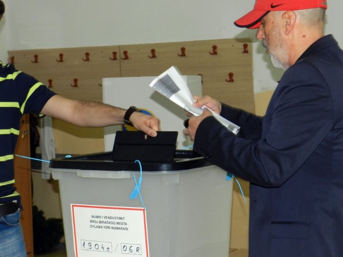 Kosova Erken Seçim İçin Sandık Başında