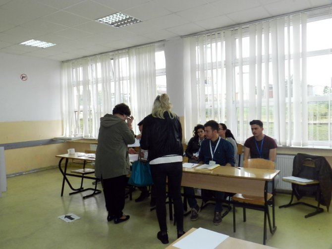 Kosova Erken Seçim İçin Sandık Başında