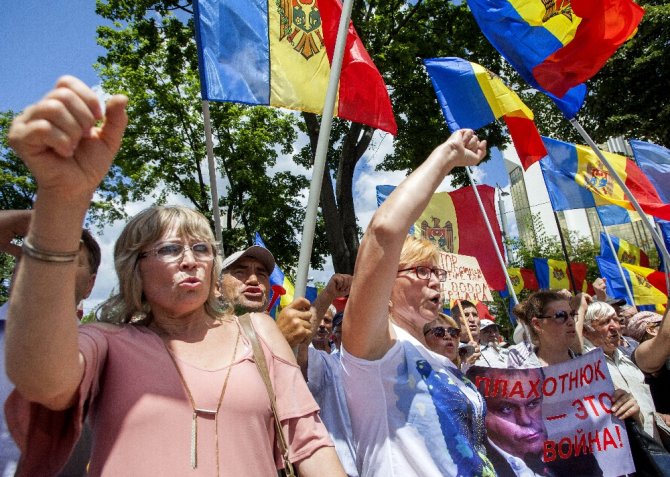 Yeni Seçim Sistemini Protesto Ettiler