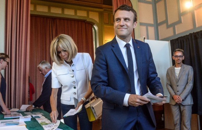 Macron’un Partisinden Ezici Galibiyet