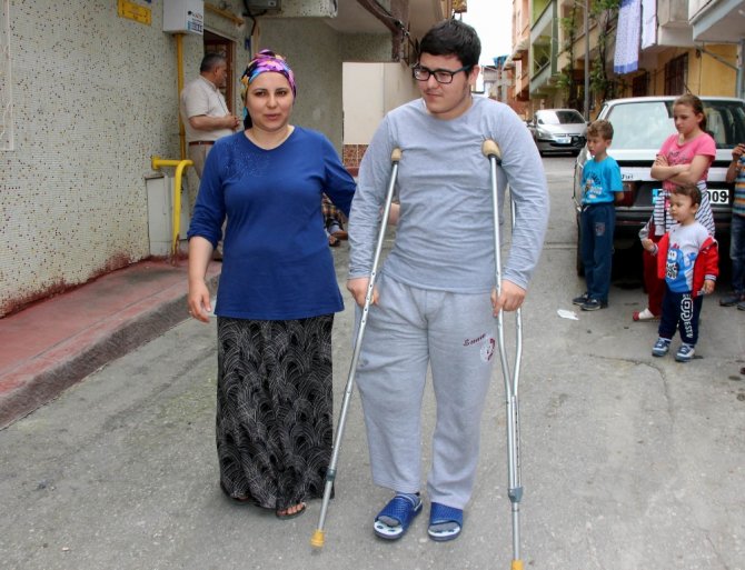 Bacağındaki Demir Yüzünden Lys’ye Alınmadı