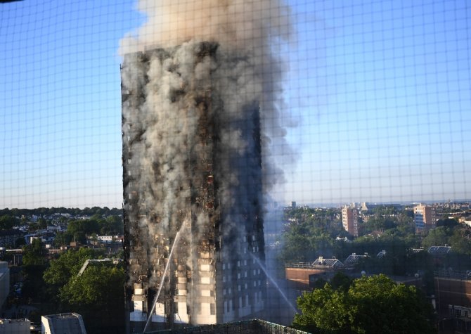 Londra’da Yangın Dehşeti: 6 Ölü !