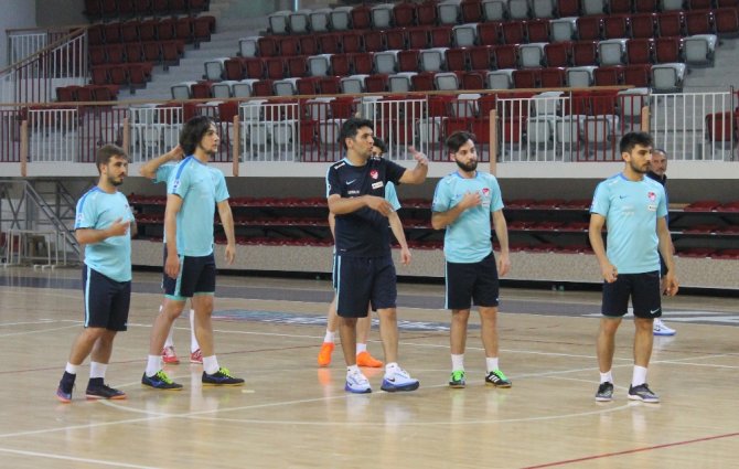 Futsal Milli Takımı Kampta