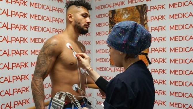 Theo Bongonda Ve Kamil Ahmet Çörekçi Sağlık Kontrolünden Geçti