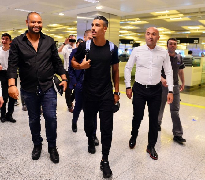 Dirar İstanbul’a Geldi