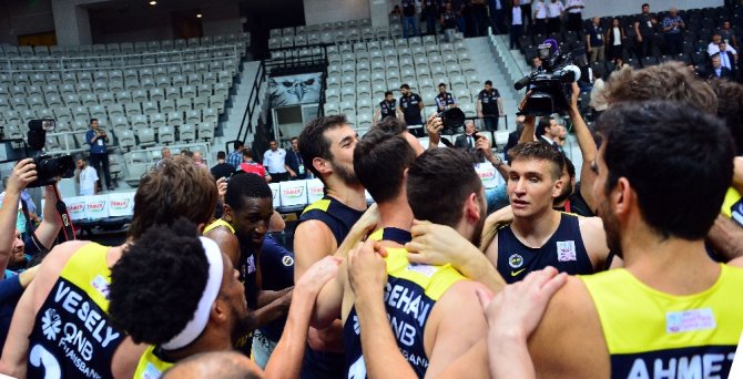 Fenerbahçe Kupasını Aldı
