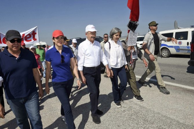 Chp’nin ’Adalet Yürüyüşü’ 3.gününde Sürüyor