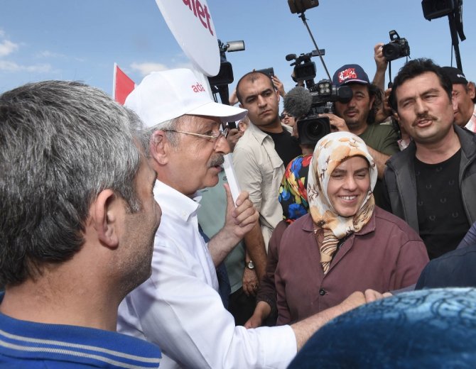 Kılıçdaroğlu, ’Adalet Yürüyüşü’nün 3. Gününde İlk Molayı Verdi