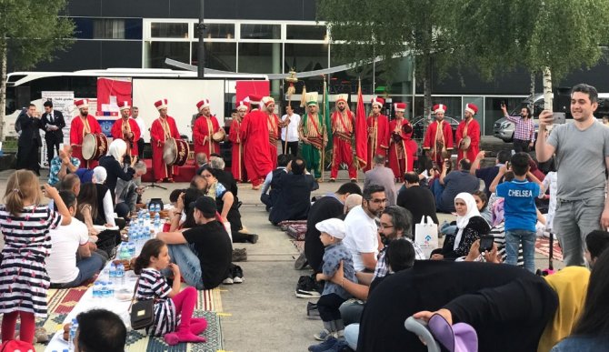 Zürih’te Açık Hava İftarı