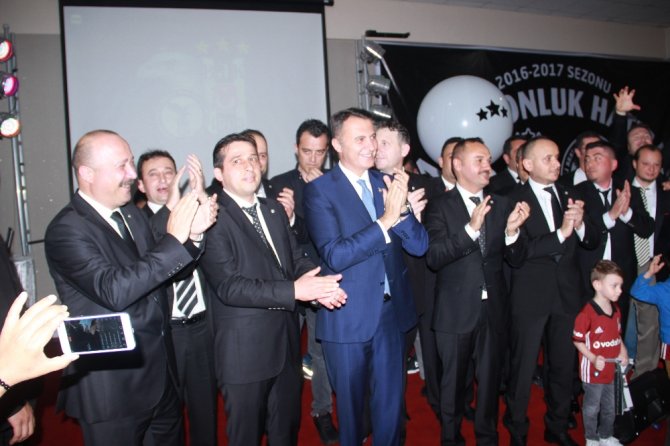 Beşiktaşlı Taraftarlardan İzdiham