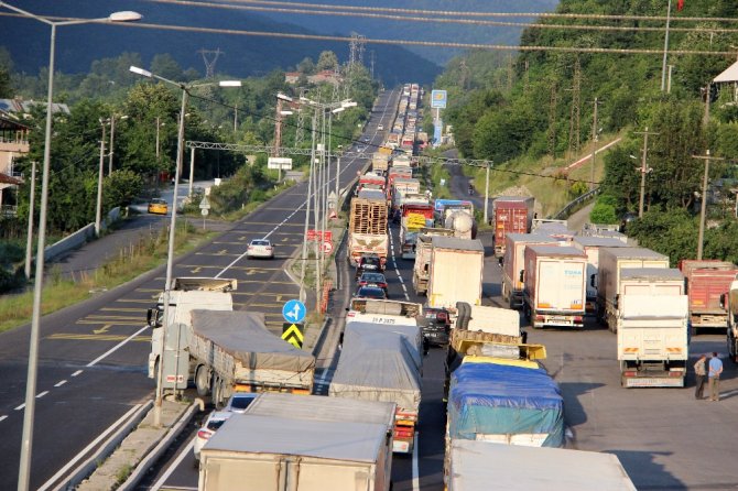 Bolu Dağı’nda Trafik Durma Noktasına Geldi