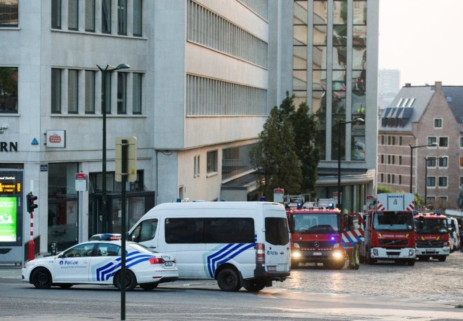 Brüksel’de Canlı Bomba Yelekli Şüpheli Etkisiz Hale Getirildi