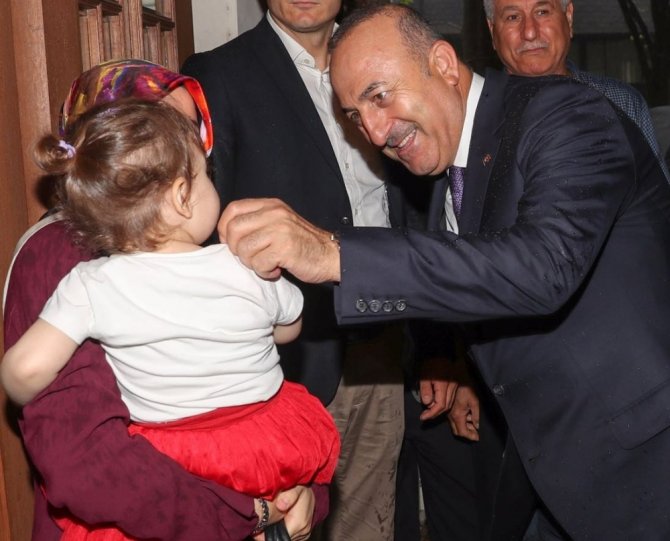 Çavuşoğlu Tokyo Camiini Ziyaret Etti