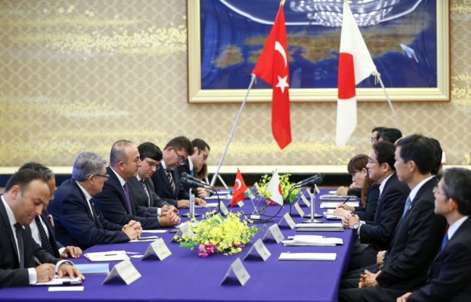 Çavuşoğlu Japon Mevkidaşıyla Görüştü