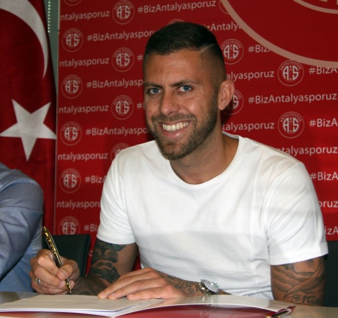 Jeremy Menez İmzayı Attı