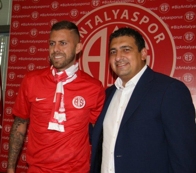 Jeremy Menez İmzayı Attı