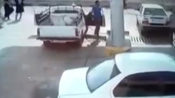 Kamyonet Bomba Gibi Patladı: O Anlar Kamerada