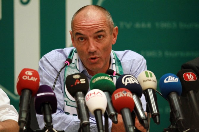 Paul Le Guen İmzayı Attı