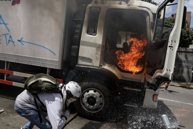 Venezuela’da Muhalefet Yeniden Sokaklarda